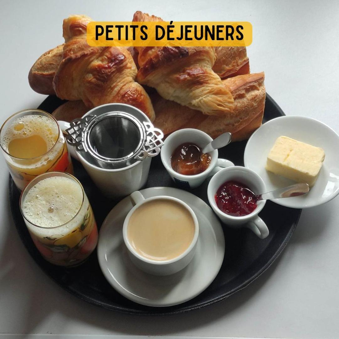 Camping Le Val Aux Fees - Broceliande Concoret Εξωτερικό φωτογραφία